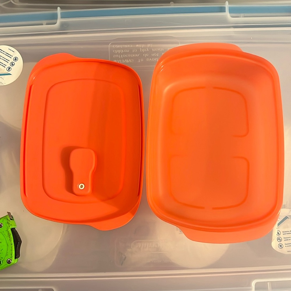 NEW Tupperware rectangular 4 cup - Picture 4 of 6